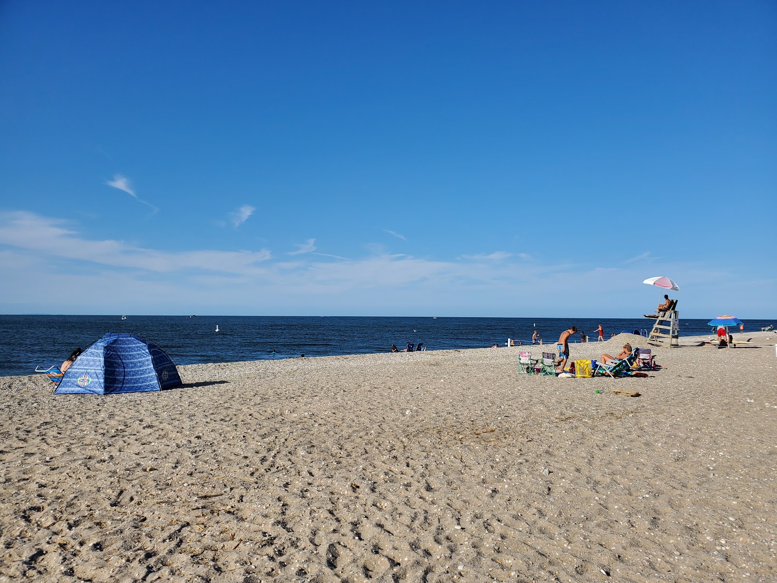 Foto av Cedar Beach med lång rak strand