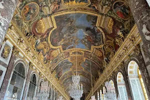 Tour Of Versailles image