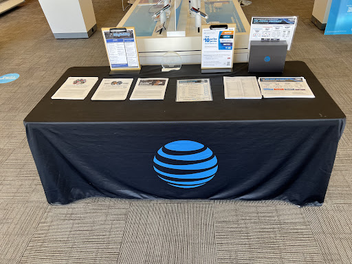 Cell Phone Store «AT&T Authorized Retailer», reviews and photos, 2237 Prairie Center Pkwy a, Brighton, CO 80601, USA