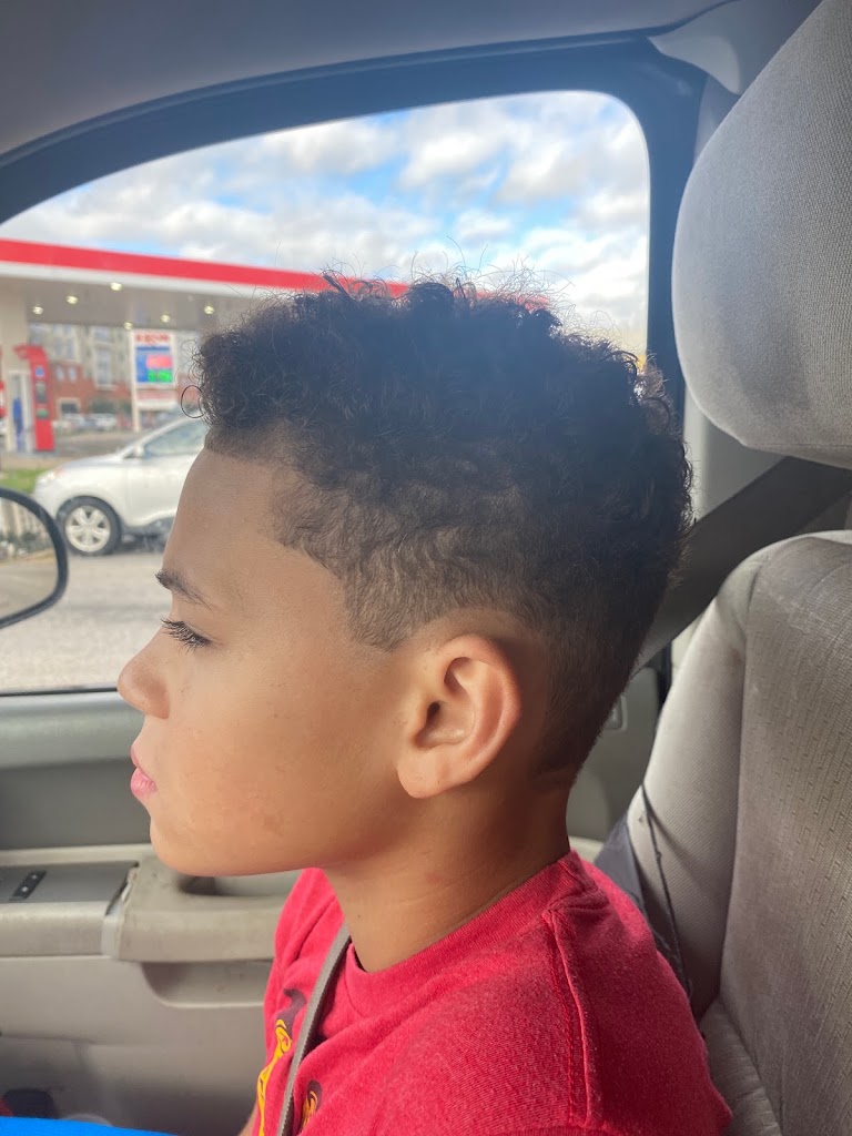 Level Up Cuts Barber Salon 77802