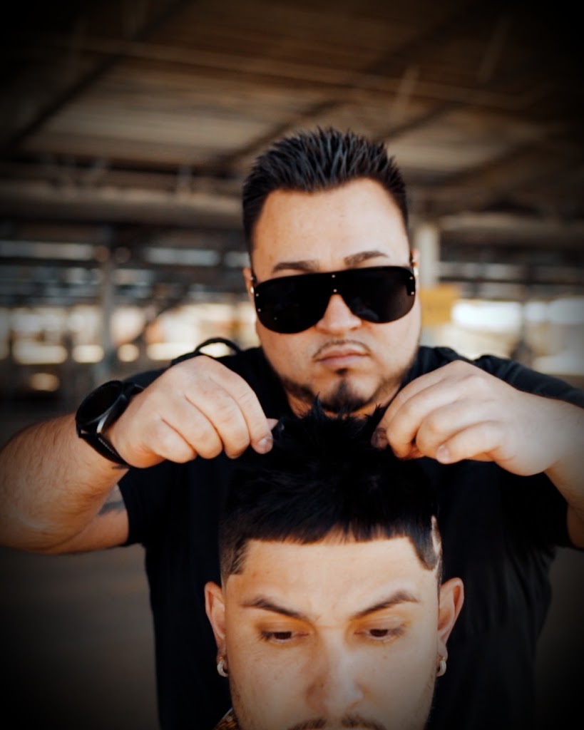 Co Reeds / Nick the barber 80226