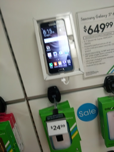 Cell Phone Store «Cricket Wireless Authorized Retailer», reviews and photos, 8800 Dixie Hwy d, Louisville, KY 40258, USA