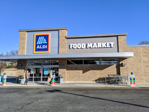 ALDI, 2715 Peters Creek Pkwy, Winston-Salem, NC 27127, USA, 