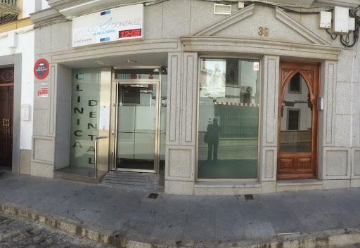 SANTIAGO GONZALEZ CLÍNICA DENTAL en Hinojosa del Duque, Córdoba