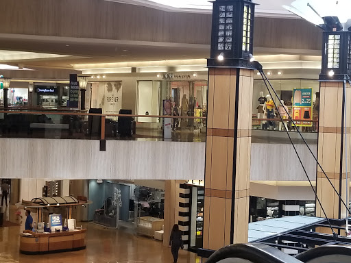 Computer Store «Apple Northbrook», reviews and photos, 1310 Northbrook Ct, Northbrook, IL 60062, USA