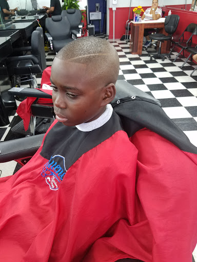 Barber Shop «Bueno Barbershop», reviews and photos, 463 NE 167th St, North Miami Beach, FL 33162, USA