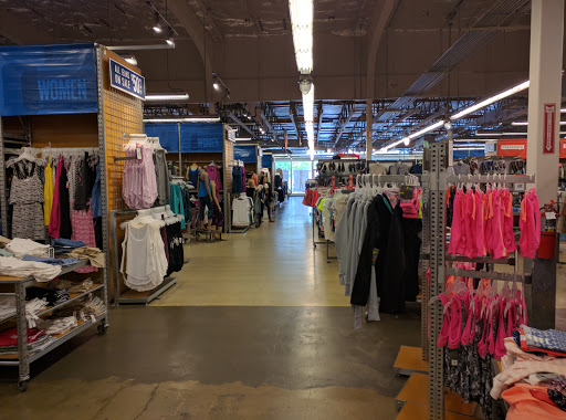 Clothing Store «Old Navy», reviews and photos, 3115 SW Cedar Hills Blvd, Beaverton, OR 97005, USA