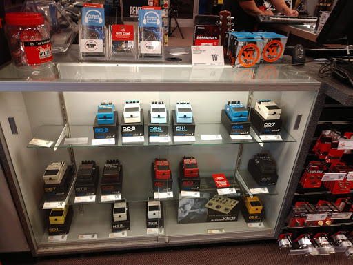 Shopping Mall «Drew 19 Shopping Center», reviews and photos, 21311 US Hwy 19 N, Clearwater, FL 33765, USA