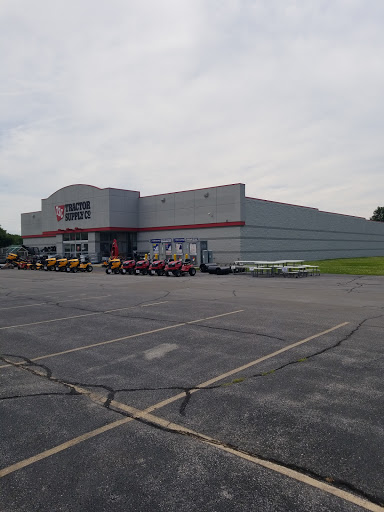 Home Improvement Store «Tractor Supply Co.», reviews and photos, 1460 US-31, Greenwood, IN 46143, USA