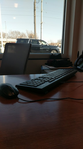 Used Car Dealer «Davenport Used Car Superstore», reviews and photos, 4618 N Brady St, Davenport, IA 52806, USA