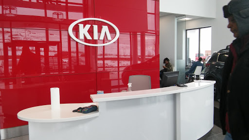 Car Dealer «Summit Place Kia», reviews and photos, 2200 Elizabeth Lake Rd, Waterford Twp, MI 48328, USA
