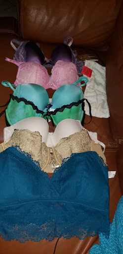 Thrift Store «American Thrift Store», reviews and photos, 5051 N University Dr, Lauderhill, FL 33351, USA