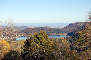 Photo n°19 de Lac de Chambon à Éguzon-Chantôme ()
