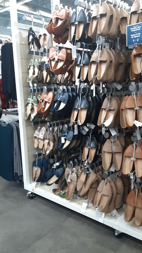 Clothing Store «Old Navy», reviews and photos, 1400 Willowbrook Mall, Wayne, NJ 07470, USA