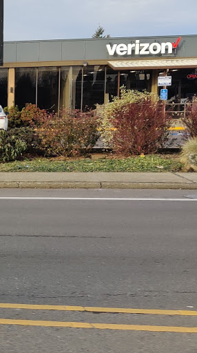 Cell Phone Store «GoWireless Verizon Authorized Retailer», reviews and photos, 3747 Market St NE, Salem, OR 97301, USA