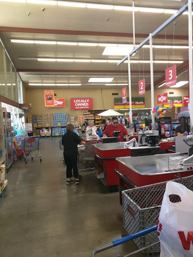 Grocery Store «Grocery Outlet Bargain Market», reviews and photos, 1391 E Yosemite Ave, Manteca, CA 95336, USA