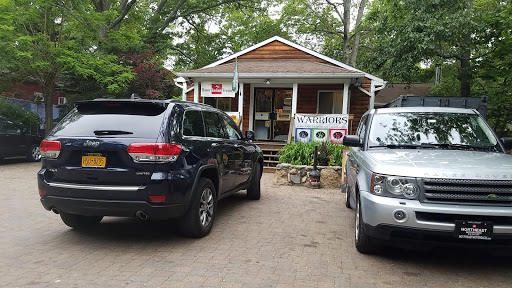 Tobacco Shop «Poospatuck Smoke Shop», reviews and photos, 207 Poospatuck Ln, Mastic, NY 11950, USA