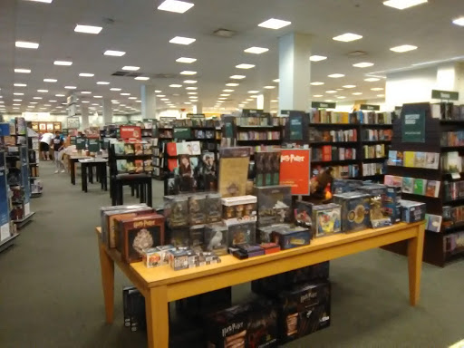 Barnes & Noble image