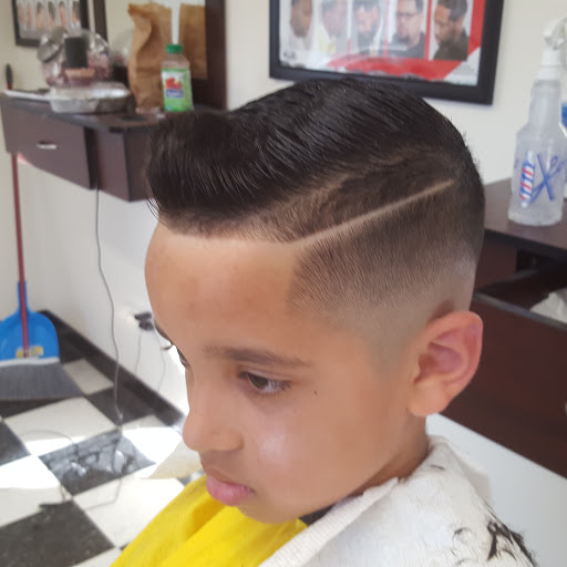 Barber Shop «Tom Office Barber Shop», reviews and photos, 28 Osgood St, Methuen, MA 01844, USA