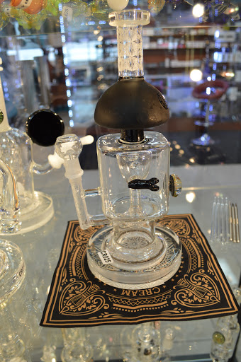 Tobacco Shop «American Smoke & Vape», reviews and photos, 217 E Army Trail Rd, Glendale Heights, IL 60139, USA