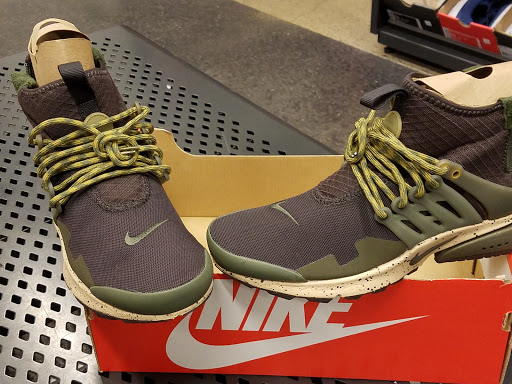 Sporting Goods Store «Nike Clearance Store», reviews and photos, 40-24 College Point Blvd, Flushing, NY 11354, USA