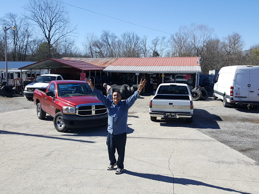 Tire Shop «Cruz Tire Services», reviews and photos, 3700 Hunters Point Pike, Lebanon, TN 37087, USA