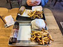 Plats et boissons du Restaurant de hamburgers Le Camion Qui Fume à Ivry-sur-Seine - n°2