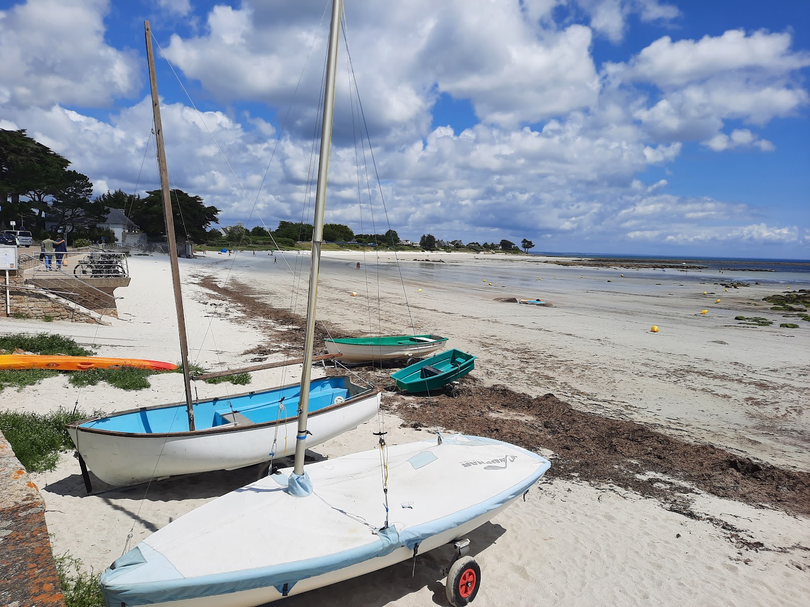 Photo of Plage de Lodonnec amenities area