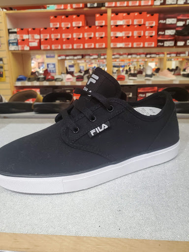 Shoe Store «WSS», reviews and photos, 460 San Fernando Mission Blvd, San Fernando, CA 91340, USA