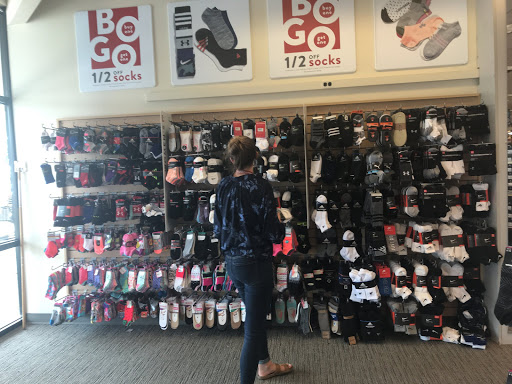 Shoe Store «Famous Footwear», reviews and photos, 292 W University Pkwy, Orem, UT 84058, USA