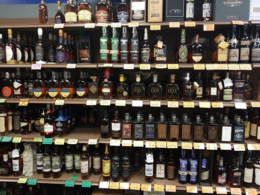 Liquor Store «Stadium Liquor Store», reviews and photos, 319 W 4th St, Covington, KY 41011, USA