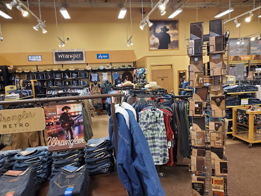 Animal Feed Store «Wilco Farm Store», reviews and photos, 2300 E Hancock St, Newberg, OR 97132, USA