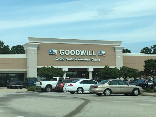 Non-Profit Organization «Goodwill Houston Select Stores», reviews and photos, 1102 W Dallas St, Conroe, TX 77301, USA