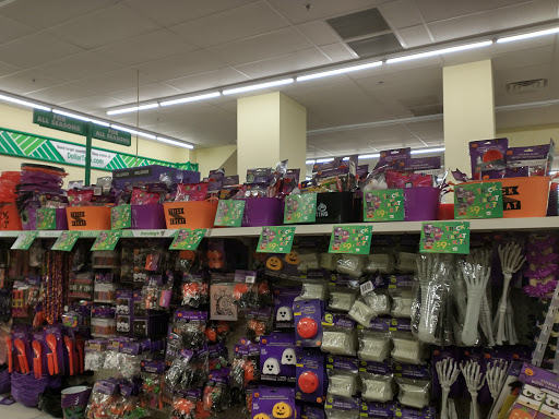 Dollar Store «Dollar Tree», reviews and photos, 100 Mamaroneck Ave, White Plains, NY 10601, USA