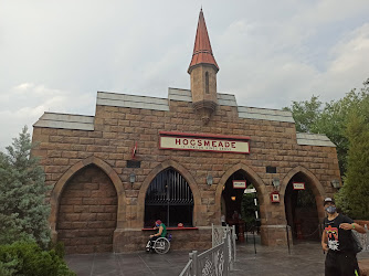 Hogwarts™ Express: Hogsmeade™ Station