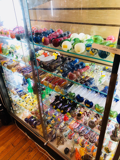 Vaporizer Store «Tobacco N Vape ( Cigar )», reviews and photos, 33-18 31st Ave, Astoria, NY 11106, USA