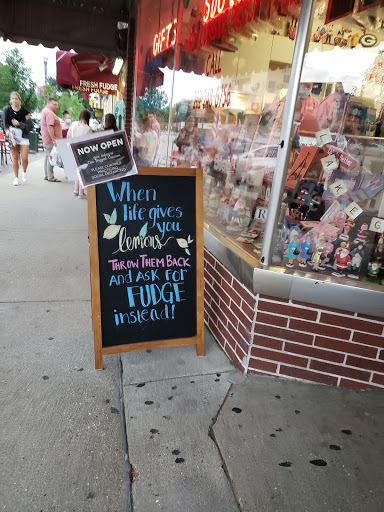 Gift Shop «Geneva Gifts», reviews and photos, 150 Broad St, Lake Geneva, WI 53147, USA