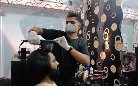 Royal Hair Cutting Salon image