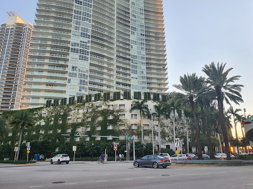 Shopping Mall «Fifth and Alton», reviews and photos, 1100 6th St, Miami Beach, FL 33139, USA