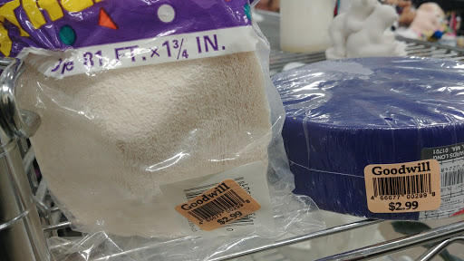 Non-Profit Organization «Goodwill Store & Donation Center», reviews and photos, 10909 W Oklahoma Ave, West Allis, WI 53227, USA