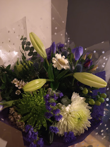 Reviews of Helens Flowers in Lincoln - Florist