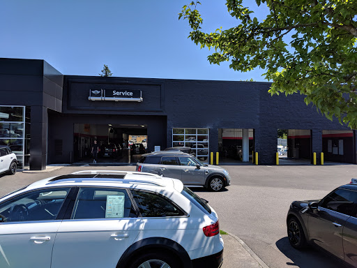 Used Car Dealer «MINI of Portland», reviews and photos, 9134 SW Canyon Rd, Portland, OR 97225, USA