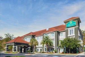 La Quinta Inn & Suites by Wyndham Savannah Airport - Pooler image