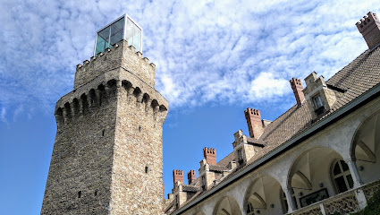 Schlossturm mit Glaskubus