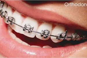 Dr Kumar Niwlikar's, Niwlikar dental and orthodontic clinic-Root Canal/Implants/Orthodontist/Aligners/Braces Specialist image