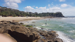 First Bay Coolum Beach'in fotoğrafı dağlarla çevrili