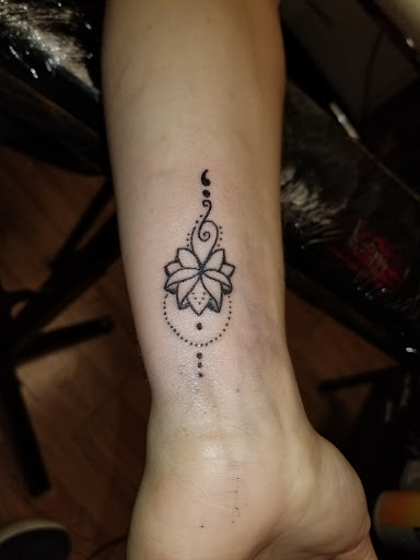 Tattoo Shop «Patriotic Pain Tattoo & Body Piercing», reviews and photos, 5658 William Penn Hwy, Murrysville, PA 15668, USA