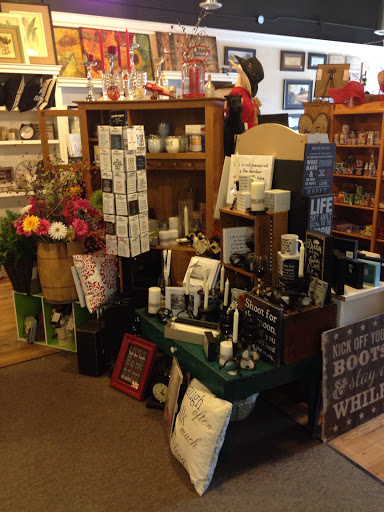 Pharmacy «Montross Pharmacy/Gift Shop/Fountain», reviews and photos, 120 N 1st Ave, Winterset, IA 50273, USA