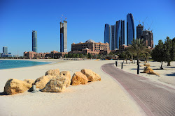 Foto di Spiaggia del Palazzo degli Emirati con baia lunga