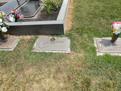 Funeral Home «Hendersonville Memory Gardens & Funeral Home», reviews and photos, 353 E Main St, Hendersonville, TN 37075, USA